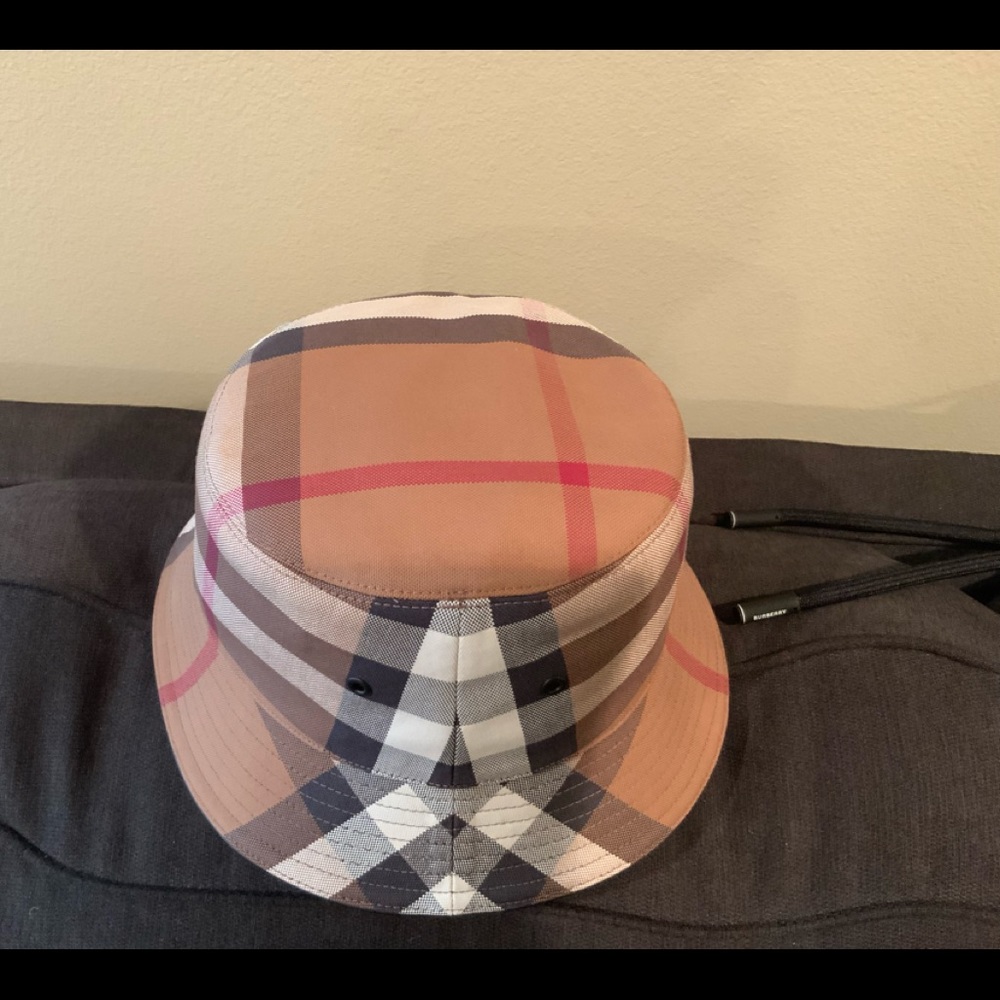 COPY - Burberry men’s bucket hat xl
